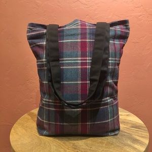 Denim-like cotton plaid zipper tote bag